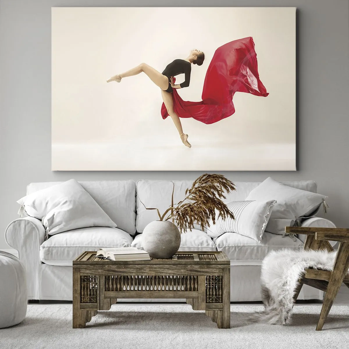 Impression sur toile - Image sur toile - Une danseuse dynamique en tenue noire et tissu rouge en mouvement. - 70x50cm - Rouge et noir - Décoration murale moderne pour le salon et la chambre ARTTOR