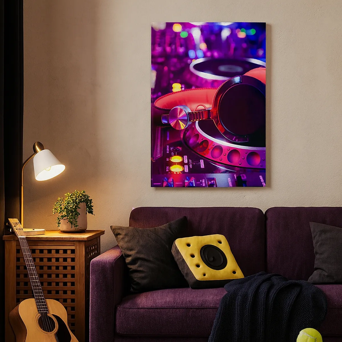 Impression sur toile - Image sur toile - Casque DJ sur une console avec éclairage néon - 50x70cm - Avant que le plaisir ne commence - Décoration murale moderne pour le salon et la chambre ARTTOR