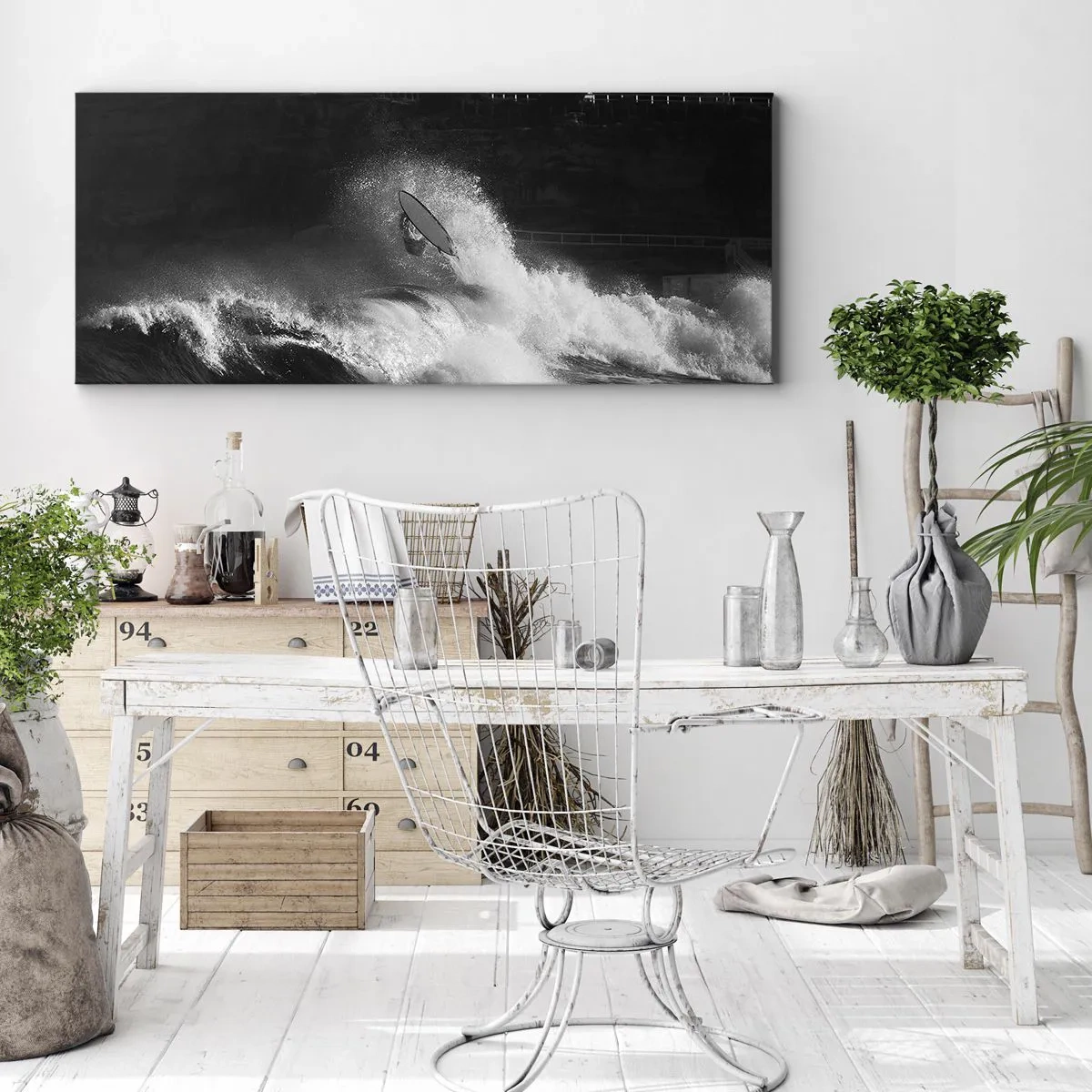 Impression sur toile - Image sur toile - Un surfeur sur une vague en monochrome - 160x50cm - Défi accepté! - Décoration murale moderne pour le salon et la chambre ARTTOR