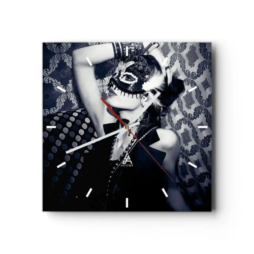 Horloge murale - Pendule murale - Une femme portant un masque vénitien sur un fond de motifs ornés. - 30x30cm - Décorations, ornements, motifs… - Décoration murale moderne pour le salon et la chambre ARTTOR