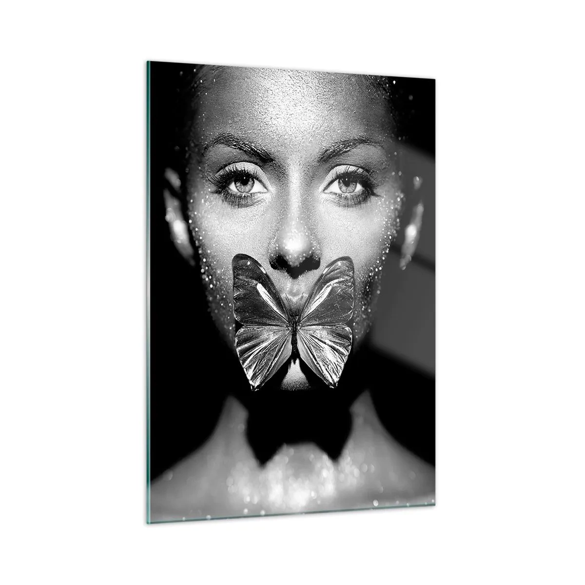 Impression sur verre - Image sur verre - Portrait d'une femme avec un papillon sur les lèvres en noir et blanc - 50x70cm - Baiser papillon - Décoration murale moderne pour le salon et la chambre ARTTOR