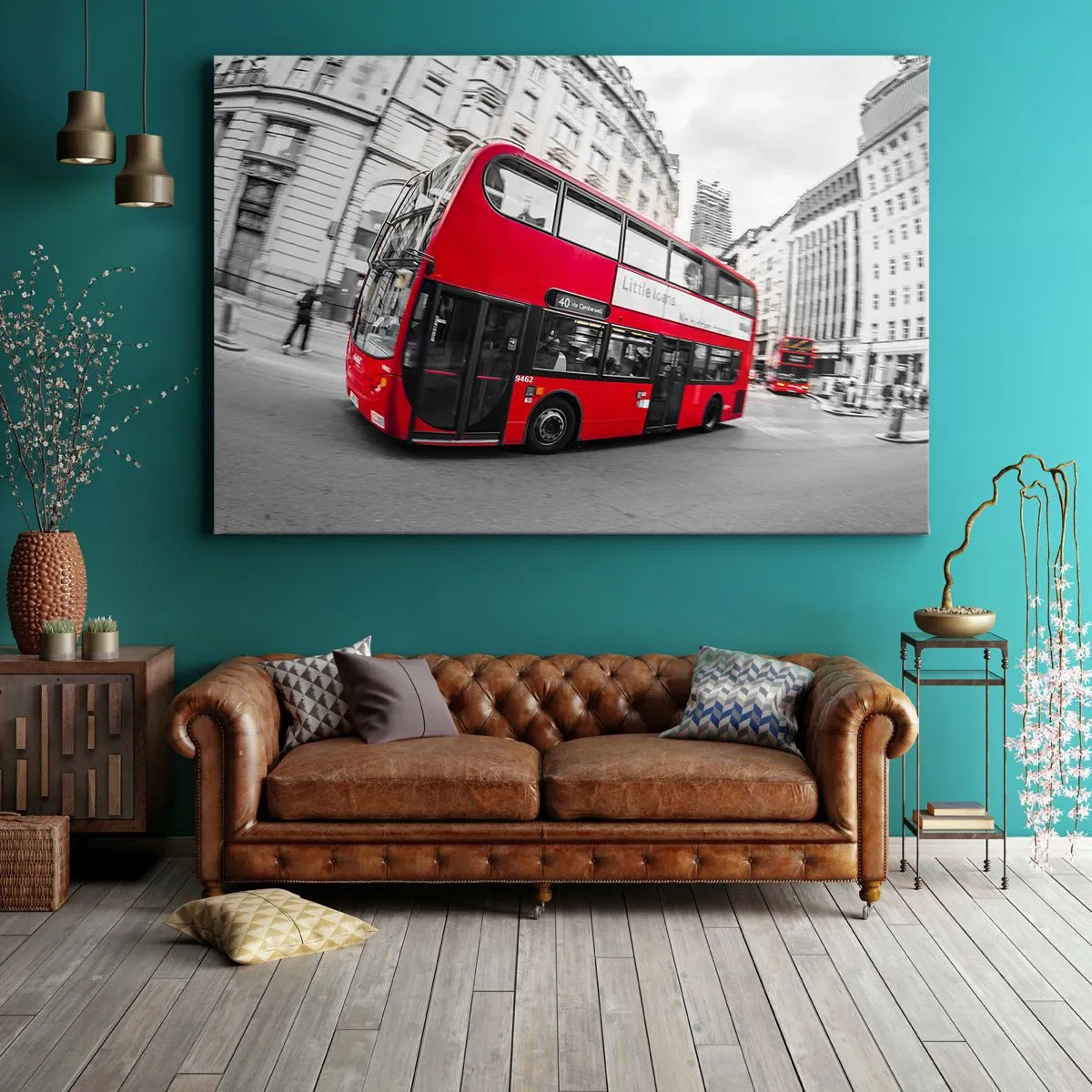 Impression sur toile - Image sur toile - Un bus londonien rouge sur fond de rue noire et blanche - 120x80cm - Londres traditionnellement - en bus - Décoration murale moderne pour le salon et la chambre ARTTOR