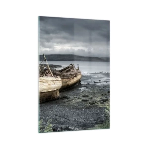 Impression sur verre - Image sur verre - Bateaux abandonnés sur le rivage dans une scène pluvieuse - 70x100cm - "En signe d'épreuves difficile" - Décoration murale moderne pour le salon et la chambre ARTTOR