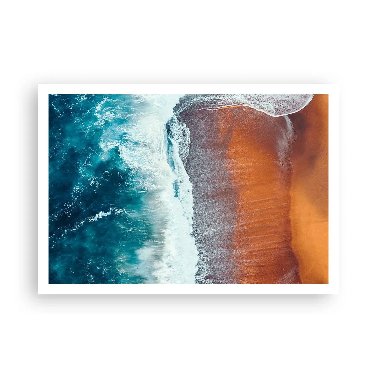 Affiche - Poster - Une vue des vagues de l'océan s'écrasant sur la plage dorée - 100x70cm - Caresse de l'océan - Décoration murale moderne pour le salon et la chambre ARTTOR