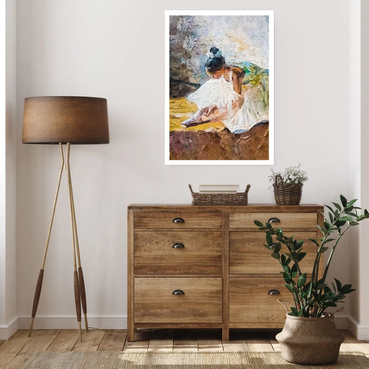 Affiche - Poster - Une ballerine en robe blanche s'appuie sur un fond pictural. - 50x70cm - D'après un tableau de Degas - Décoration murale moderne pour le salon et la chambre ARTTOR