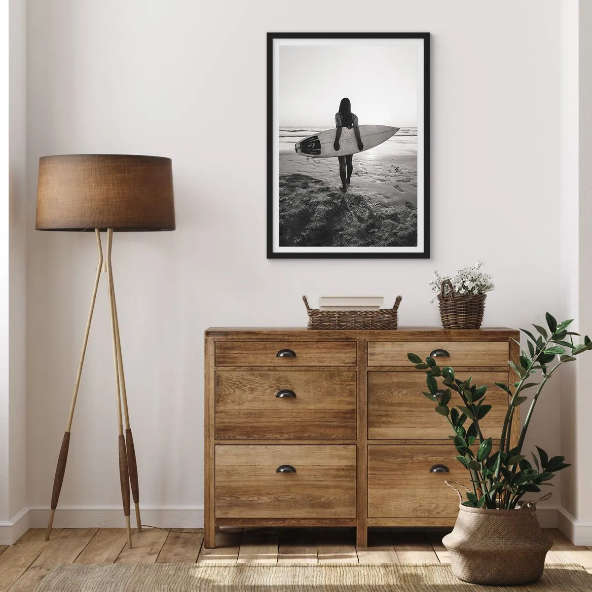 Affiche dans un cadre noir - Poster - Fille des vagues de la mer - 30x40 cm
