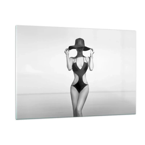 Impression sur verre - Image sur verre - Une femme en maillot de bain noir et chapeau contre la mer - 120x80cm - Mon prénom? Élégance - Décoration murale moderne pour le salon et la chambre ARTTOR
