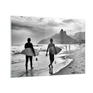 Impression sur verre - Image sur verre - Surfeurs sur la plage avec des planches, composition en noir et blanc - 100x70cm - Samba sur une vague - Décoration murale moderne pour le salon et la chambre ARTTOR