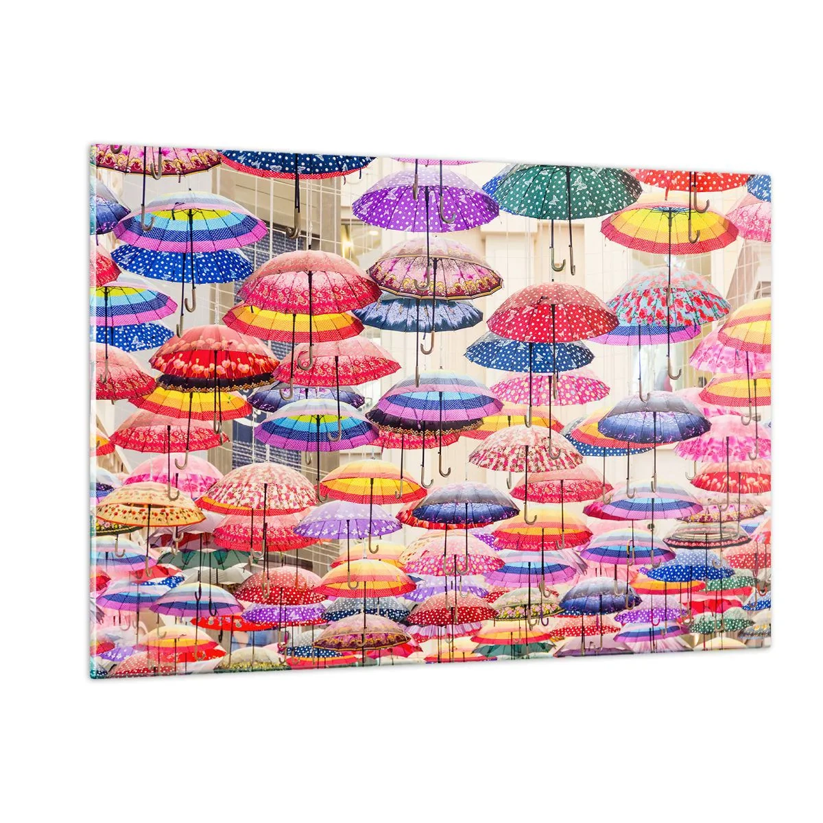 Impression sur verre - Image sur verre - Une photographie de parapluies colorés suspendus dans l'air. - 120x80cm - Prairie de la ville - Décoration murale moderne pour le salon et la chambre ARTTOR