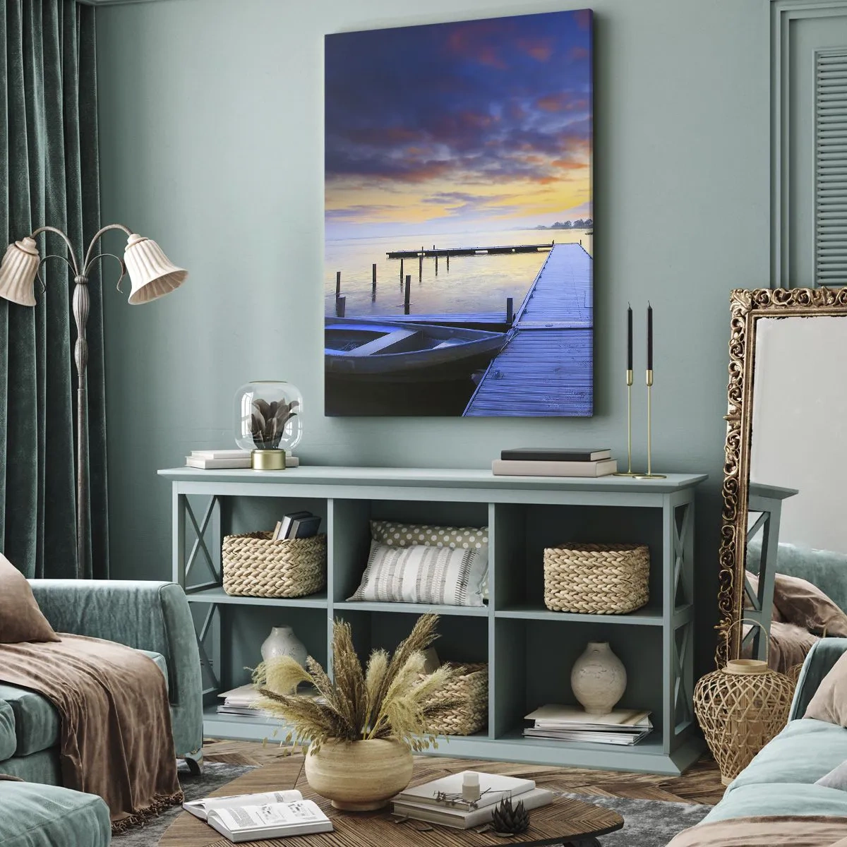 Impression sur toile - Image sur toile - Une jetée au bord du lac au coucher du soleil avec un bateau sur le rivage - 70x100cm - Calme violet-doré - Décoration murale moderne pour le salon et la chambre ARTTOR