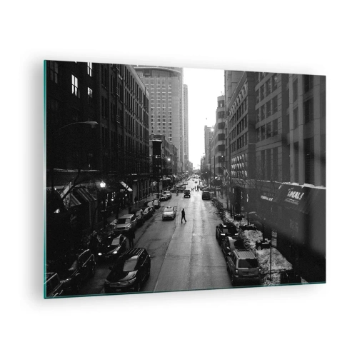 Impression sur verre - Image sur verre - Une rue en noir et blanc avec un passant parmi des bâtiments modernes - 70x50cm - Un autre jour comme tous les autres jours - Décoration murale moderne pour le salon et la chambre ARTTOR