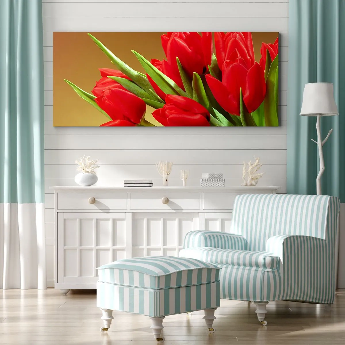 Impression sur toile - Image sur toile - Un bouquet de tulipes rouges sur fond doré avec des feuilles vertes. - 140x50cm - Amas de joie printanière - Décoration murale moderne pour le salon et la chambre ARTTOR