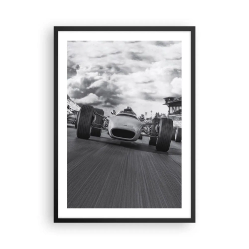 Affiche dans un cadre noir - Poster - Voiture de course rétro sur piste en noir et blanc - 50x70cm - Puissance! - Décoration murale moderne pour le salon et la chambre ARTTOR