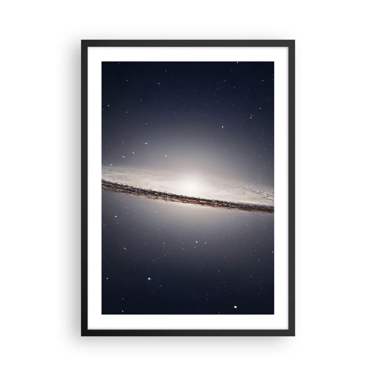 Affiche dans un cadre noir - Poster - Une galaxie spirale monumentale sur fond d'espace - 50x70cm - Il y a bien longtemps, dans une galaxie très lointaine… - Décoration murale moderne pour le salon et la chambre ARTTOR