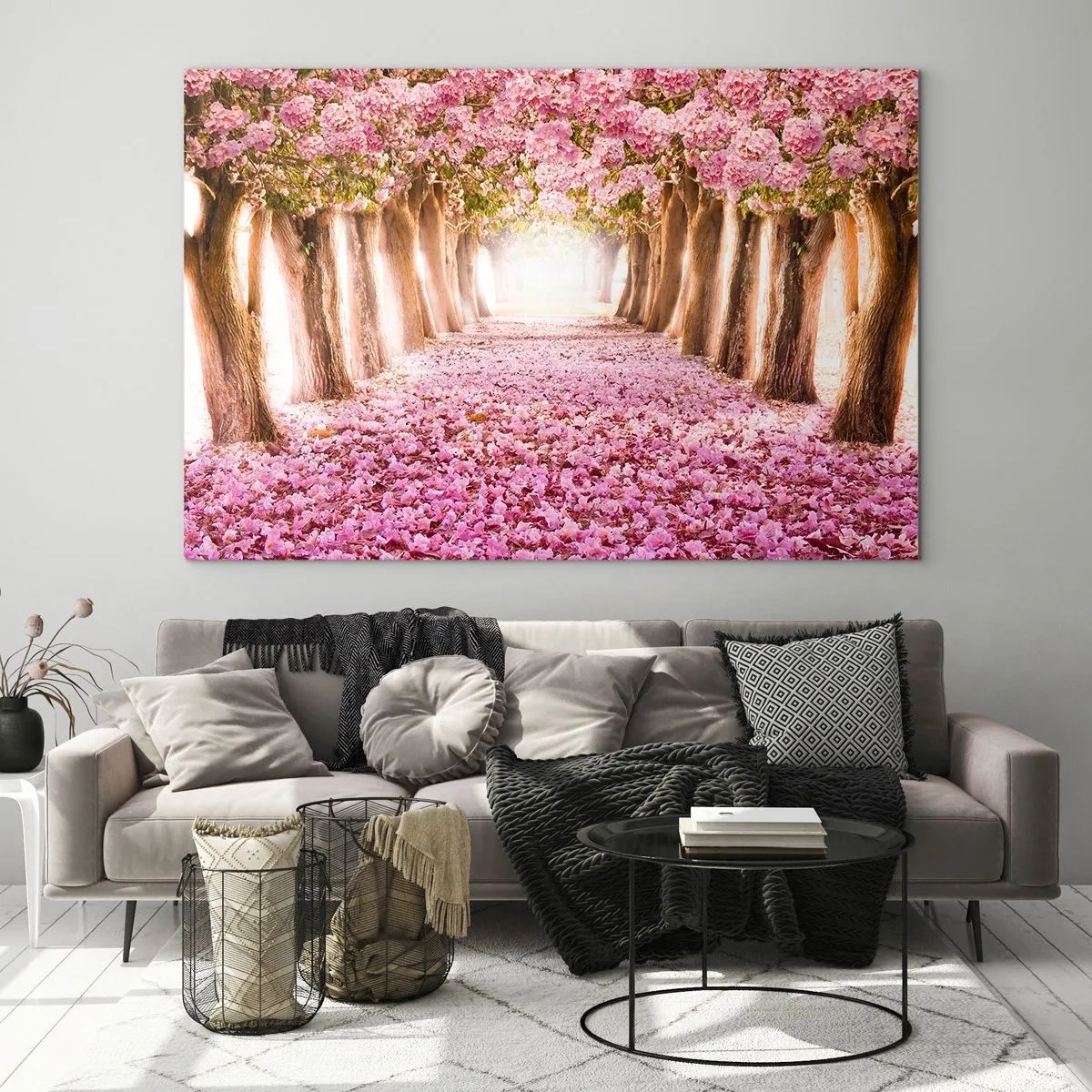 Impression sur verre - Image sur verre - Une allée d'arbres en fleurs avec des pétales roses au sol - 70x50cm - La route du paradis - Décoration murale moderne pour le salon et la chambre ARTTOR