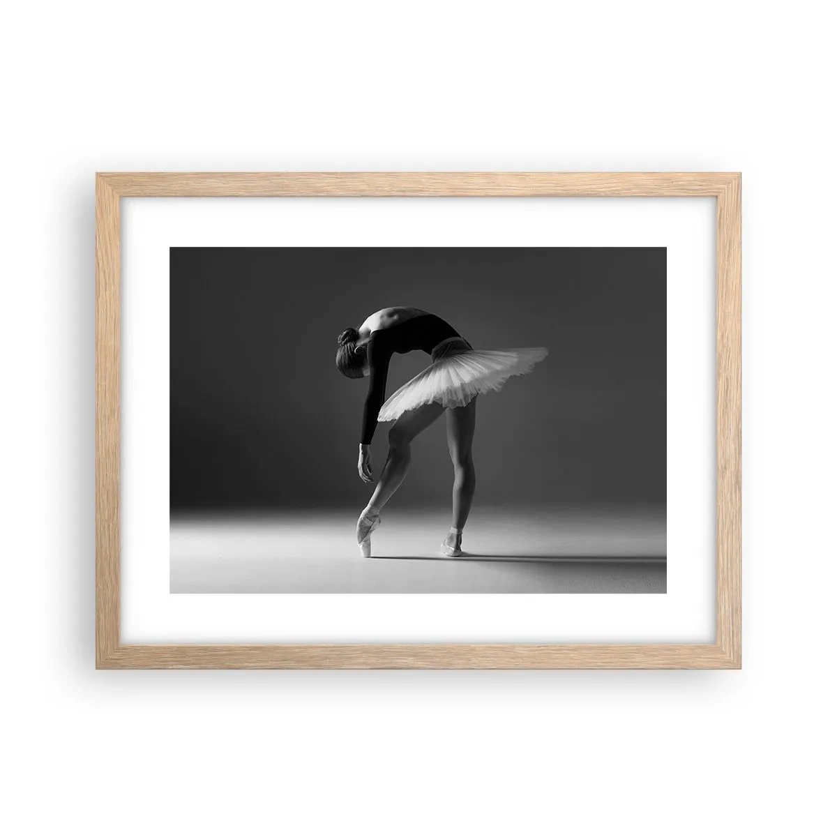Affiche dans un chêne clair - Poster - Belle ballerine - 40x30 cm