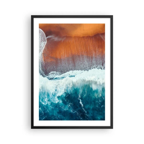 Affiche dans un cadre noir - Poster - Les vagues de l'océan s'écrasent contre le rivage avec du sable aux couleurs chaudes - 50x70cm - Caresse de l'océan - Décoration murale moderne pour le salon et la chambre ARTTOR