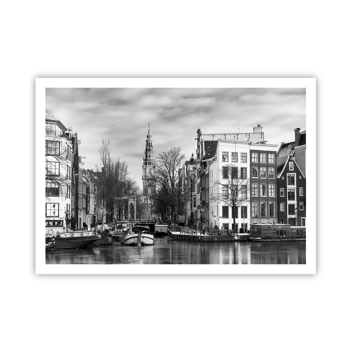Affiche - Poster - Panorama noir et blanc d'Amsterdam avec canal et bâtiments historiques - 100x70cm - Climat d'Amsterdam - Décoration murale moderne pour le salon et la chambre ARTTOR