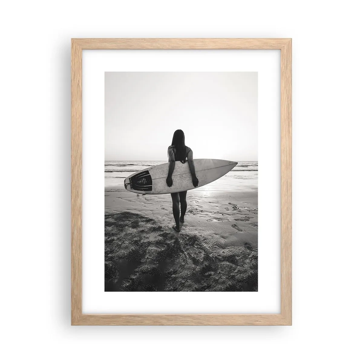 Affiche dans un chêne clair - Poster - Fille des vagues de la mer - 30x40 cm