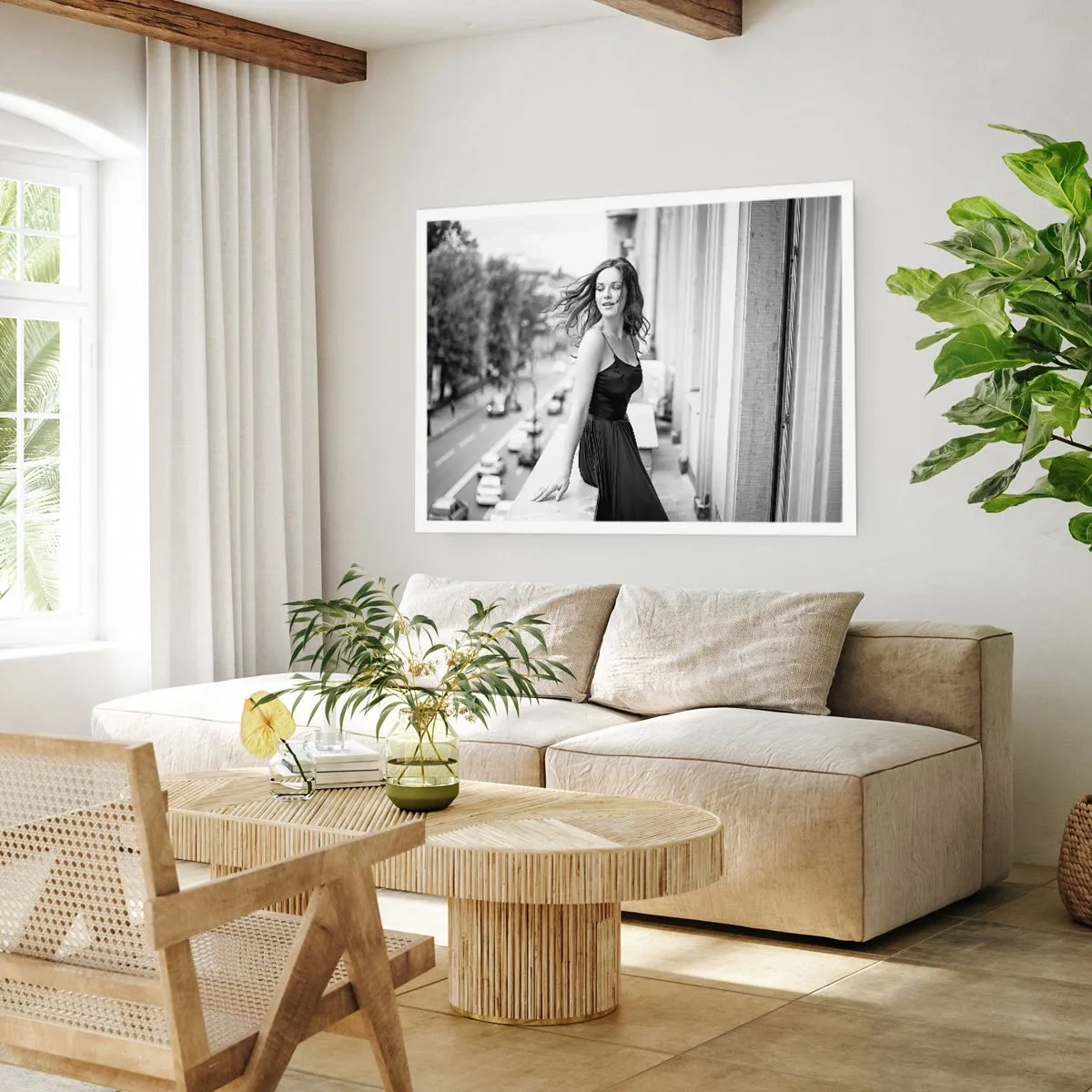 Affiche - Poster - Photo en noir et blanc d'une femme sur un balcon - 100x70cm - Certainement un Parisien - Décoration murale moderne pour le salon et la chambre ARTTOR