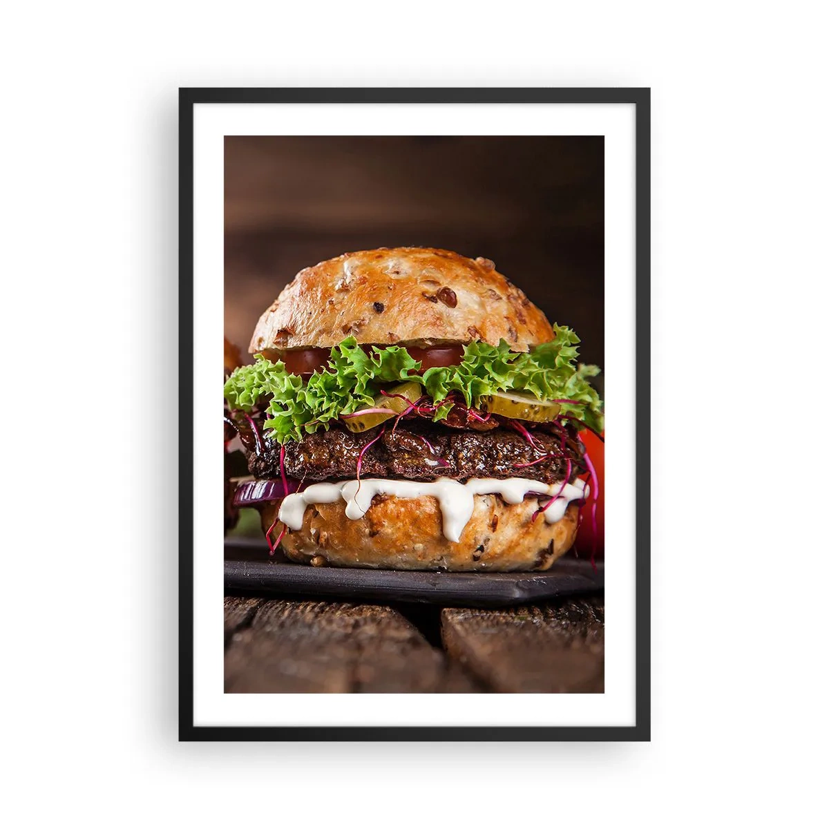 Affiche dans un cadre noir - Poster - Burger appétissant avec légumes et sauce - 50x70cm - American dream - Décoration murale moderne pour le salon et la chambre ARTTOR