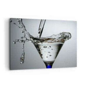 Impression sur toile - Image sur toile - Verre à Martini avec éclaboussures d'eau dynamiques sur fond clair. - 120x80cm - Sur le bord de la coupe - Décoration murale moderne pour le salon et la chambre ARTTOR