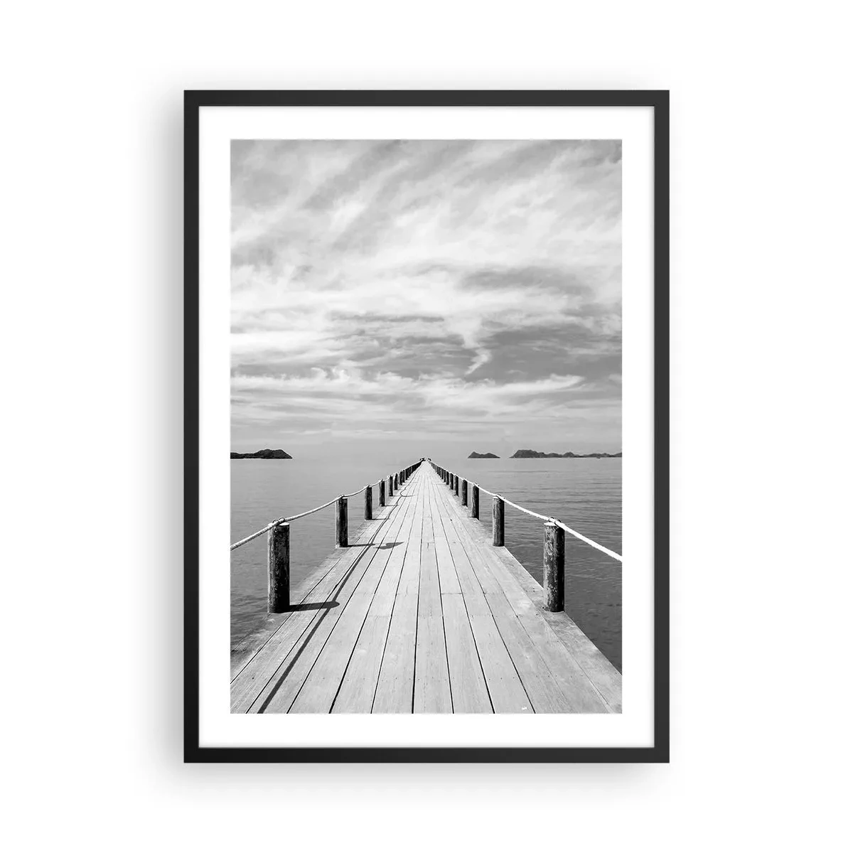Affiche dans un cadre noir - Poster - Une jetée en bois menant au loin à travers des eaux calmes - 50x70cm - Et peut-être un voyage... - Décoration murale moderne pour le salon et la chambre ARTTOR