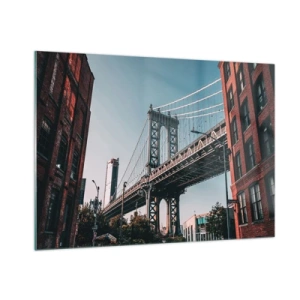 Impression sur verre - Image sur verre - Un pont suspendu entre des bâtiments en briques dans un cadre urbain - 100x70cm - Sur les vagues de la ville - Décoration murale moderne pour le salon et la chambre ARTTOR