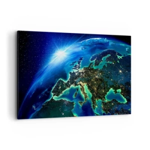 Impression sur toile - Image sur toile - Une vue d'Europe depuis l'espace à la lueur du soleil levant. - 120x80cm - Europe pétillante - Décoration murale moderne pour le salon et la chambre ARTTOR