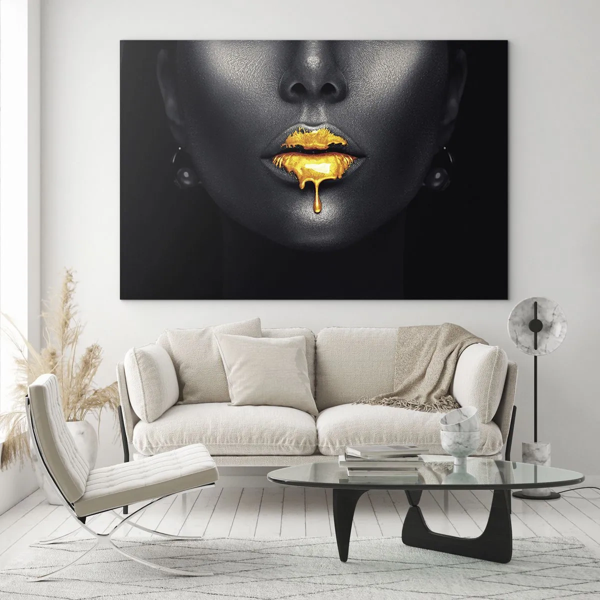 Impression sur verre - Image sur verre - Portrait noir et or d'une femme aux lèvres brillantes - 70x50cm - Bouche d'or - Décoration murale moderne pour le salon et la chambre ARTTOR