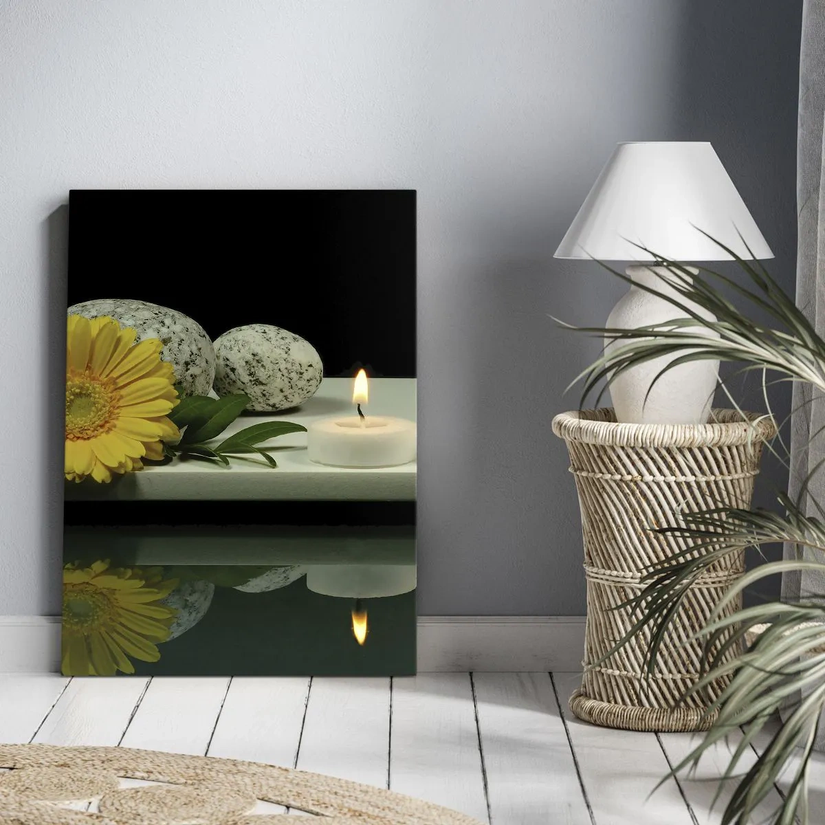 Impression sur toile - Image sur toile - Fleur jaune, bougies et pierres sur fond d'eau - 50x70cm - Apaisement des sens - Décoration murale moderne pour le salon et la chambre ARTTOR