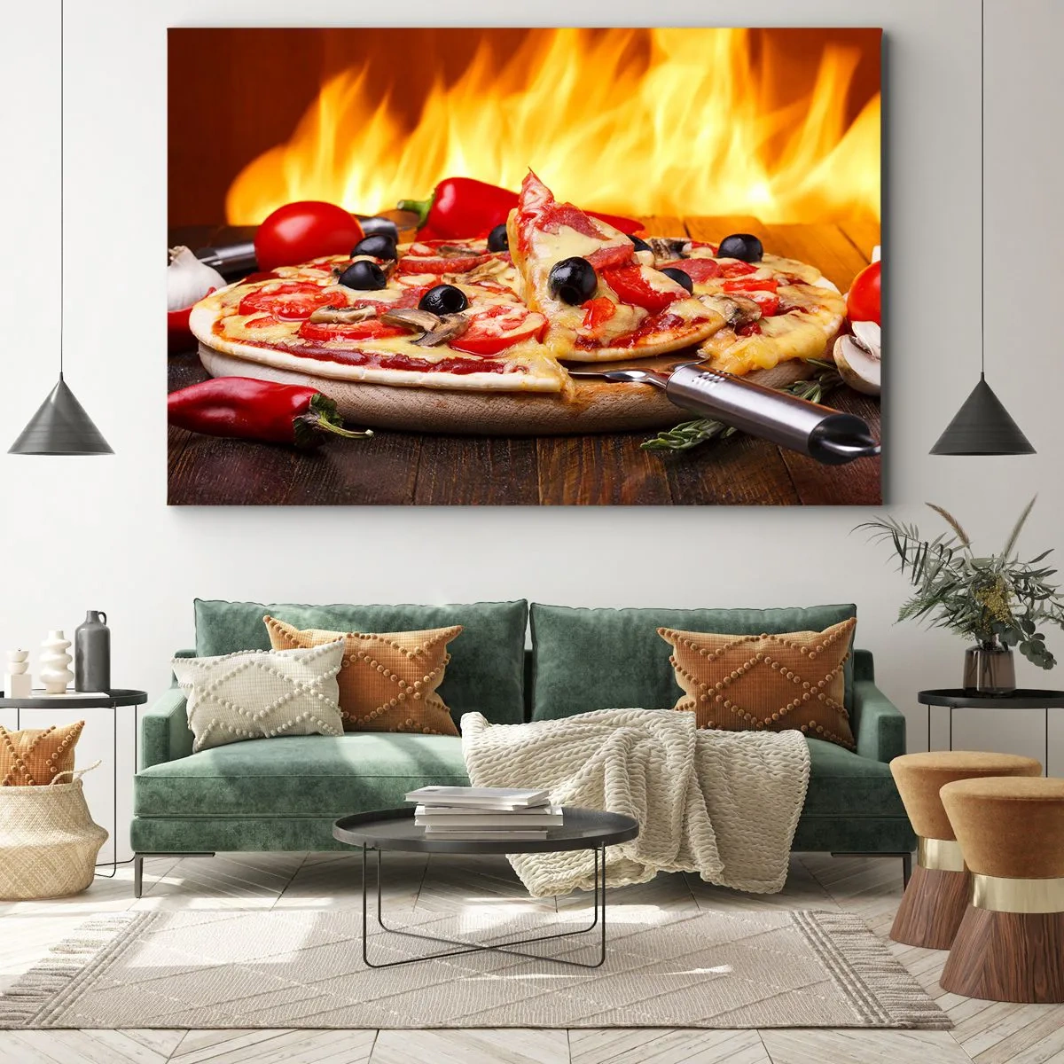 Impression sur toile - Image sur toile - Pizza aux olives, tomates et poivrons sur fond de flammes - 100x70cm - From Italy with love - Décoration murale moderne pour le salon et la chambre ARTTOR