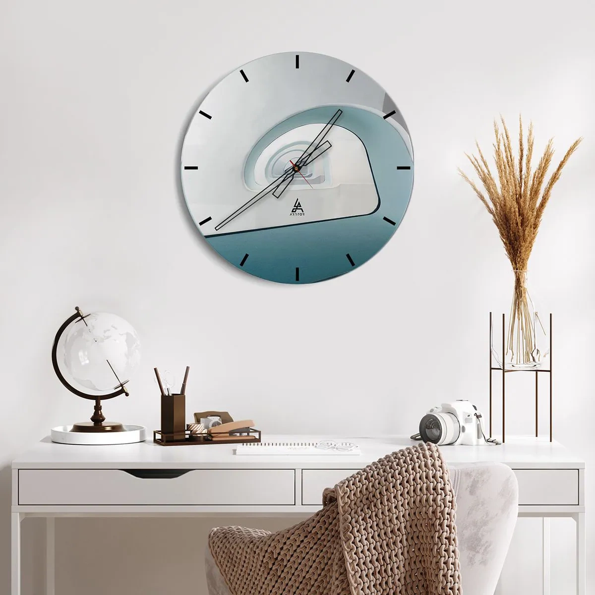 Horloge murale - Pendule murale - Architecture moderne avec une arche géométrique dans des tons de bleu - 30x30cm - Au profondeur du bleu - Décoration murale moderne pour le salon, la cuisine et la chambre ARTTOR