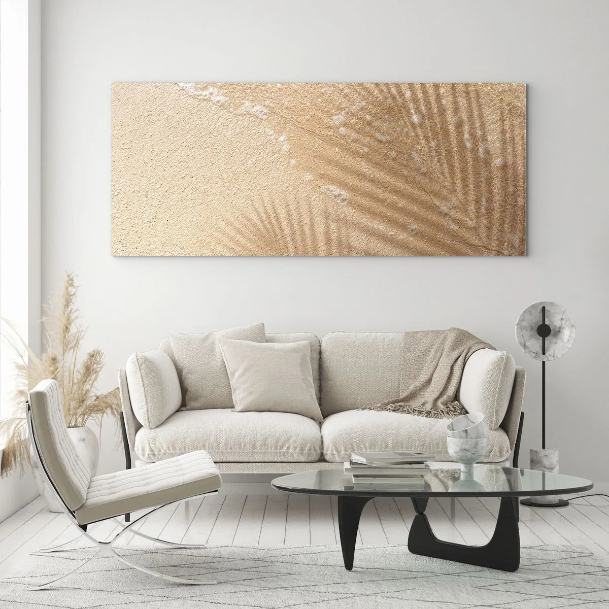 Impression sur verre - Image sur verre - L'ombre d'un palmier sur le sable avec un délicat motif de vagues - 120x50cm - Ombre d'un été chaud - Décoration murale moderne pour le salon et la chambre ARTTOR
