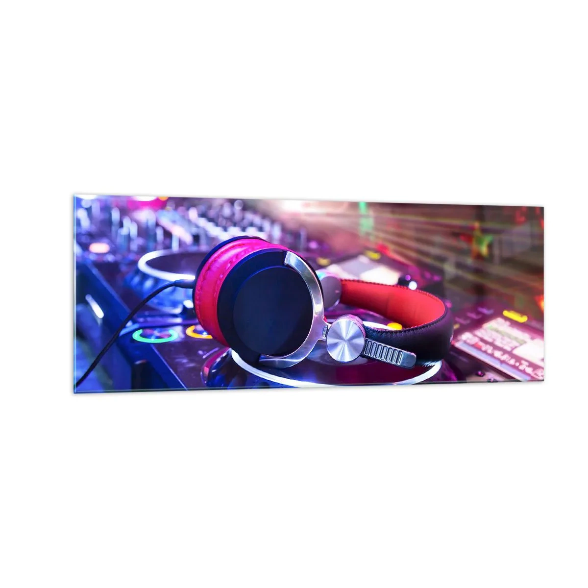 Impression sur verre - Image sur verre - Casque DJ sur une console éclairée par des projecteurs lors d'une fête - 140x50cm - Il va s'en passer des choses - Décoration murale moderne pour le salon et la chambre ARTTOR