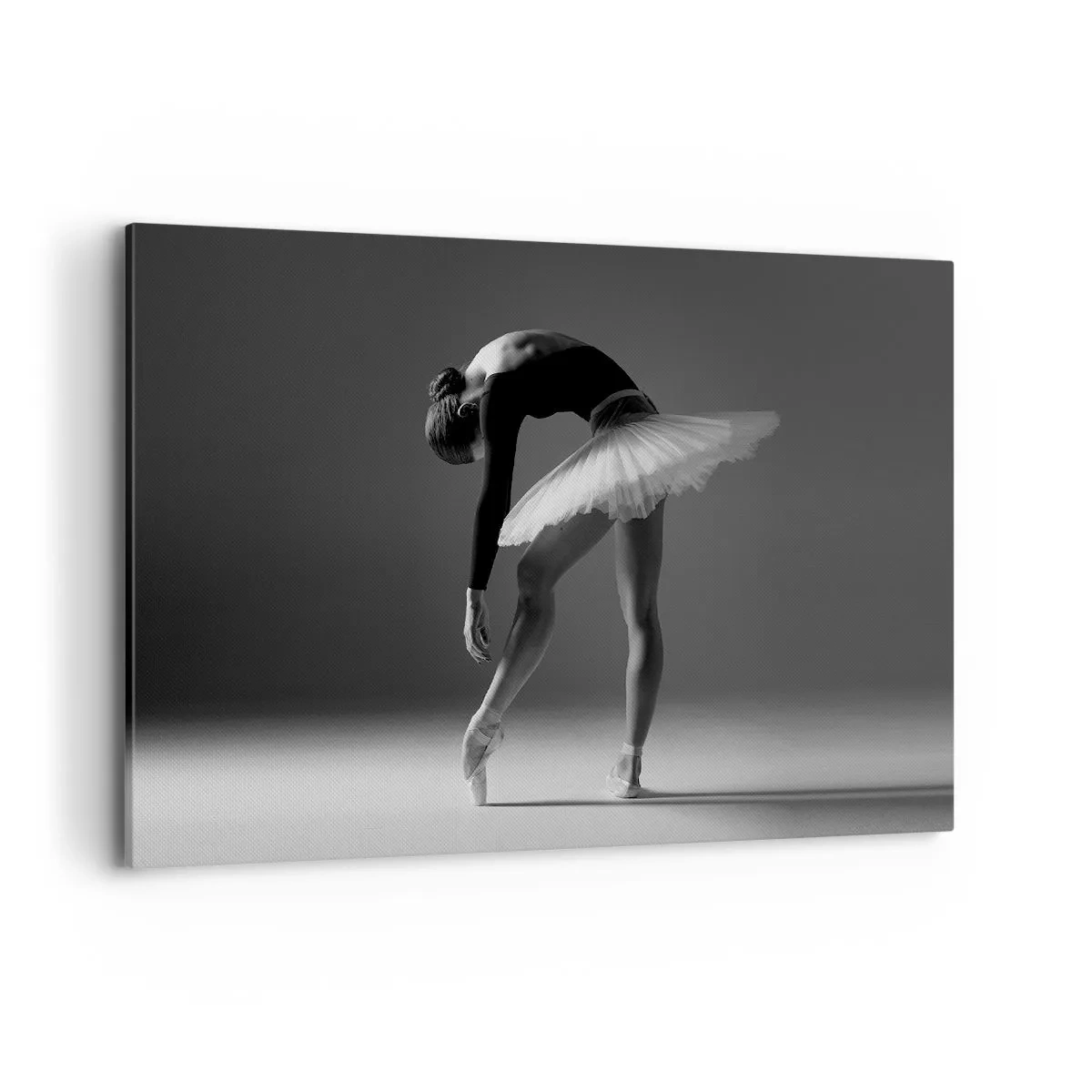 Impression sur toile - Image sur toile - Une ballerine dans une pose élégante sur un fond noir et blanc - 120x80cm - Belle ballerine - Décoration murale moderne pour le salon et la chambre ARTTOR