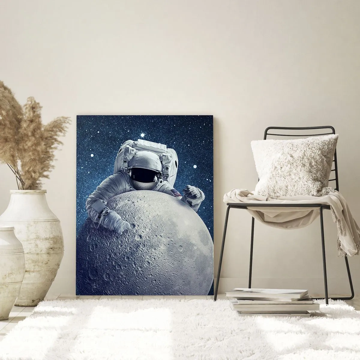 Impression sur verre - Image sur verre - Astronaute tenant la lune dans un ciel étoilé - 80x120cm - Comique de l'espace - Décoration murale moderne pour le salon et la chambre ARTTOR