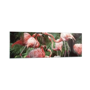 Impression sur verre - Image sur verre - Un groupe de flamants roses dans un cadre tropical entouré de palmiers - 160x50cm - Potins d'après-midi - Décoration murale moderne pour le salon et la chambre ARTTOR