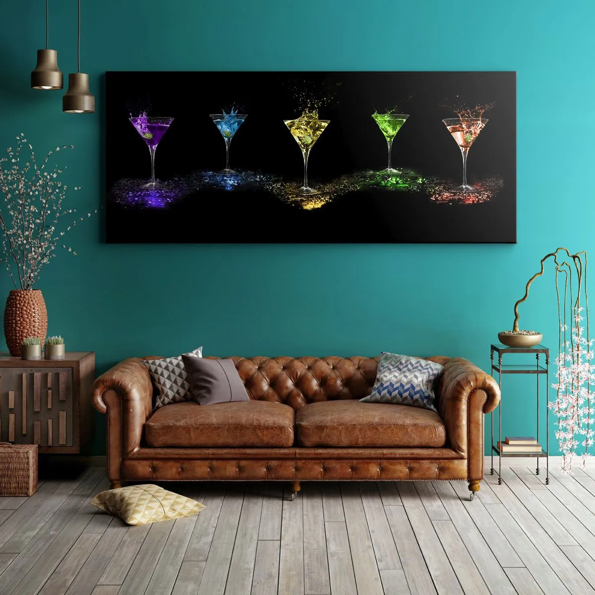 Impression sur toile - Image sur toile - Cocktails colorés dans des verres sur fond noir - 140x50cm - Couleurs de joie en verre de cristal - Décoration murale moderne pour le salon et la chambre ARTTOR
