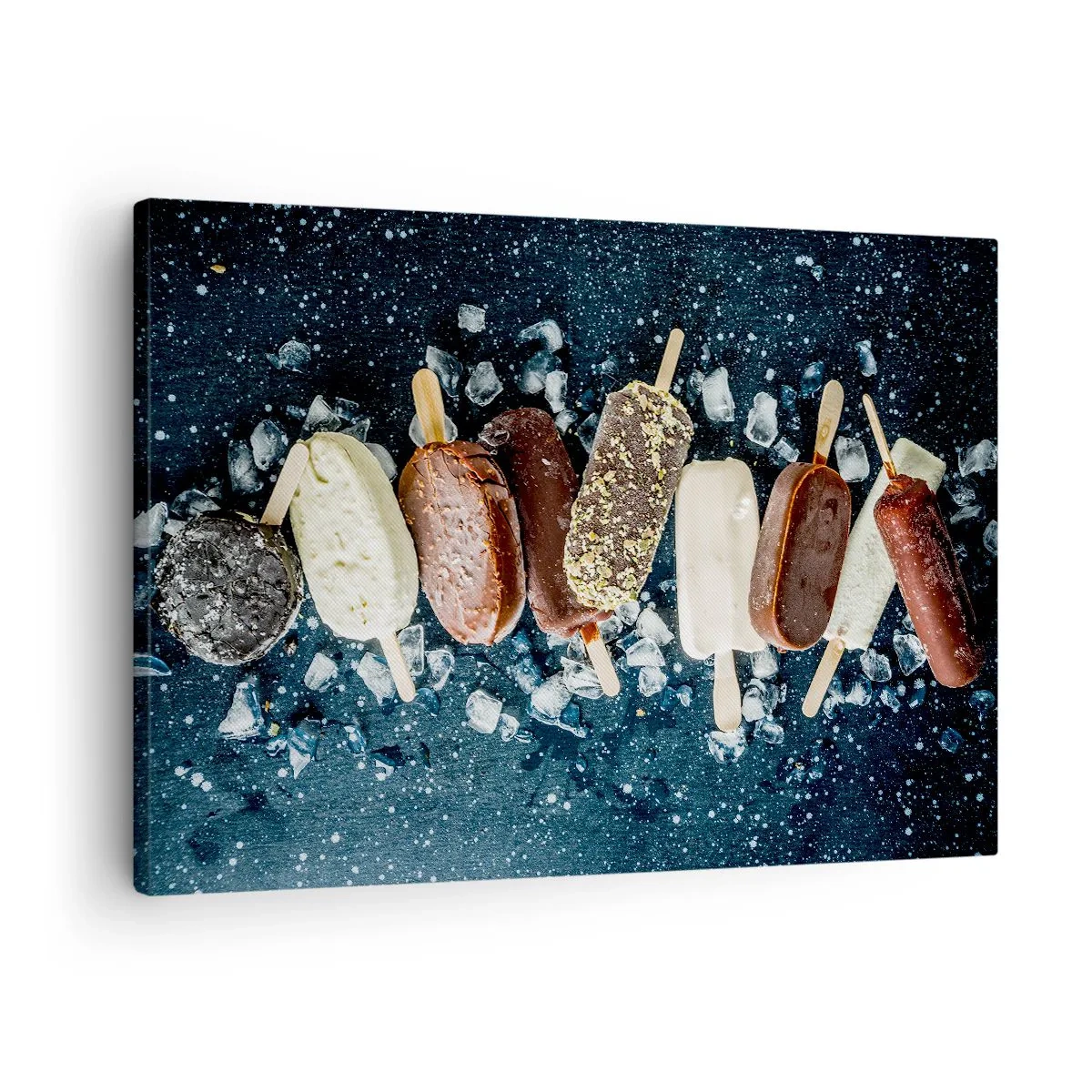Impression sur toile - Image sur toile - Des glaces colorées disposées sur de la glace avec un fond sombre - 70x50cm - Le goût de l'été chaud - Décoration murale moderne pour le salon et la chambre ARTTOR