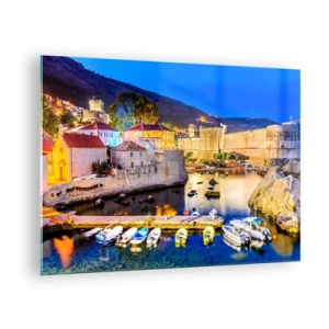 Impression sur verre - Image sur verre - Panorama nocturne de Dubrovnik avec bateaux et remparts de la ville - 70x50cm - Nuit illuminée sur l'Adriatique - Décoration murale moderne pour le salon et la chambre ARTTOR