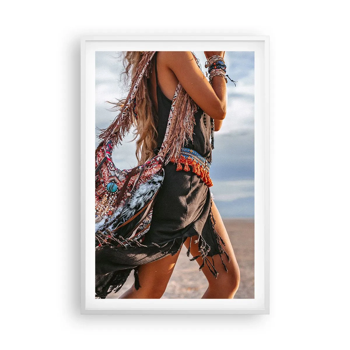 Affiche dans un cadre blanc - Poster - La fille du chaman - 61x91 cm