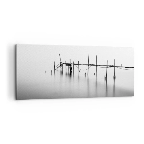 Impression sur toile - Image sur toile - Une jetée noire et blanche immergée dans un paysage brumeux - 120x50cm - Et s'il n'y avait pas de monde ? - Décoration murale moderne pour le salon et la chambre ARTTOR