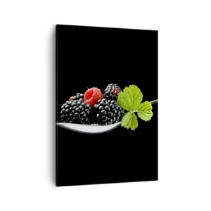 Impression sur toile - Image sur toile - Mûres et framboises sur une cuillère avec une feuille sur fond noir - 50x70cm - Le goût de la fraîcheur - Décoration murale moderne pour le salon et la chambre ARTTOR