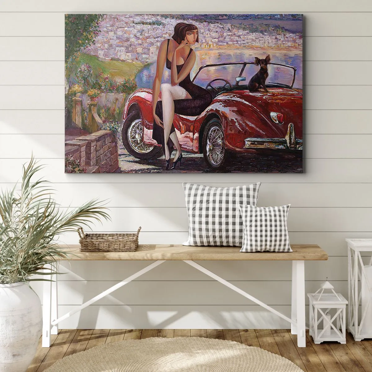 Impression sur toile - Image sur toile - Une femme près d'une voiture rouge avec une ville en arrière-plan - 120x80cm - L'été? Uniquement sur la Côte d'Azur - Décoration murale moderne pour le salon et la chambre ARTTOR