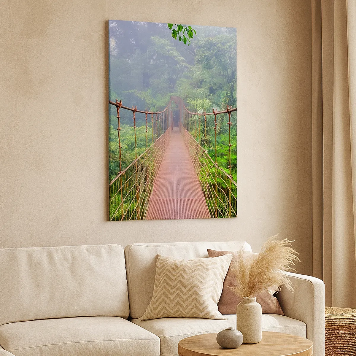 Impression sur toile - Image sur toile - Un pont suspendu dans une jungle tropicale entourée de brouillard - 50x70cm - Suspendu sur les couronnes - Décoration murale moderne pour le salon et la chambre ARTTOR