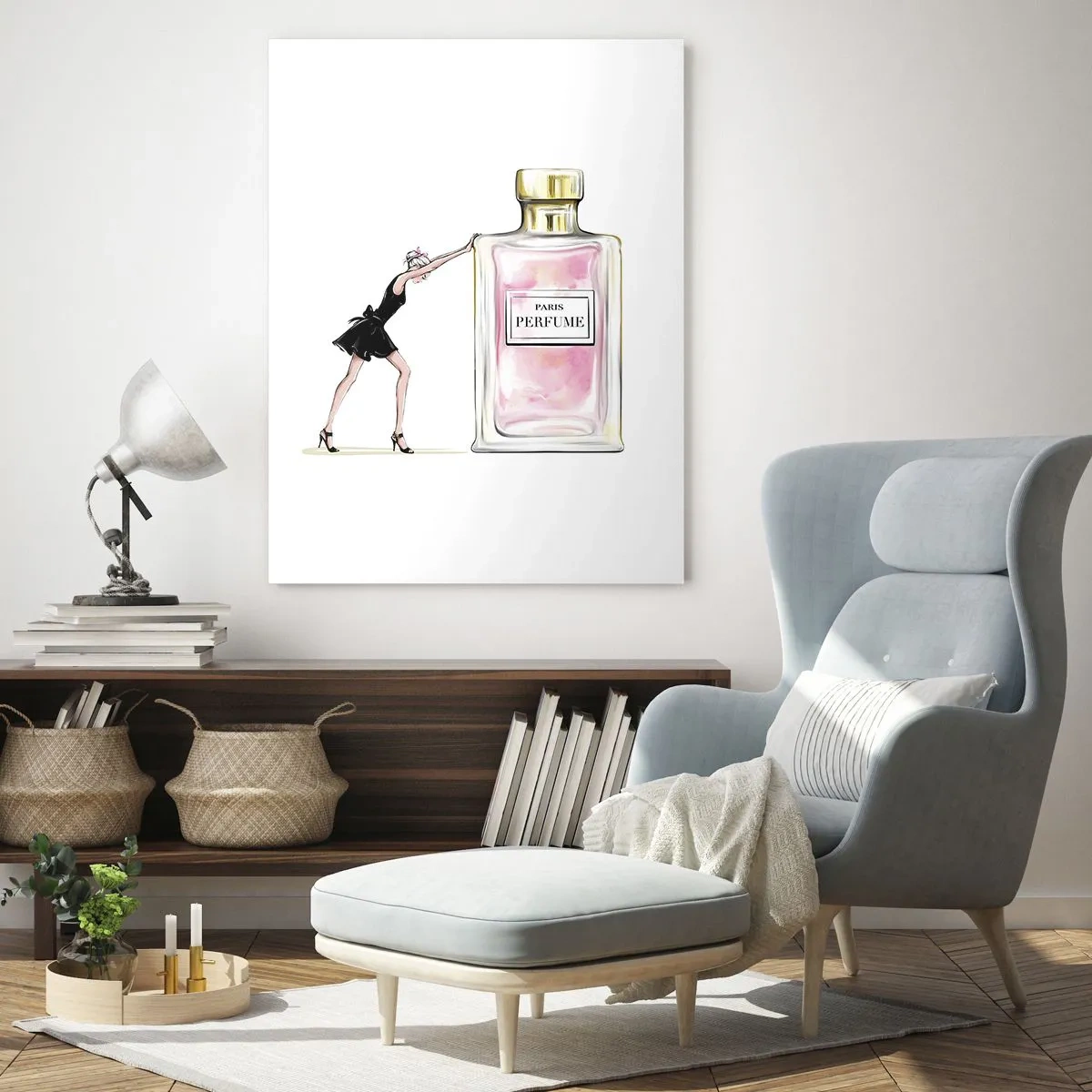 Impression sur verre - Image sur verre - Une femme en robe noire à côté d'un grand flacon de parfum - 50x70cm - L'essence des femmes - Décoration murale moderne pour le salon et la chambre ARTTOR