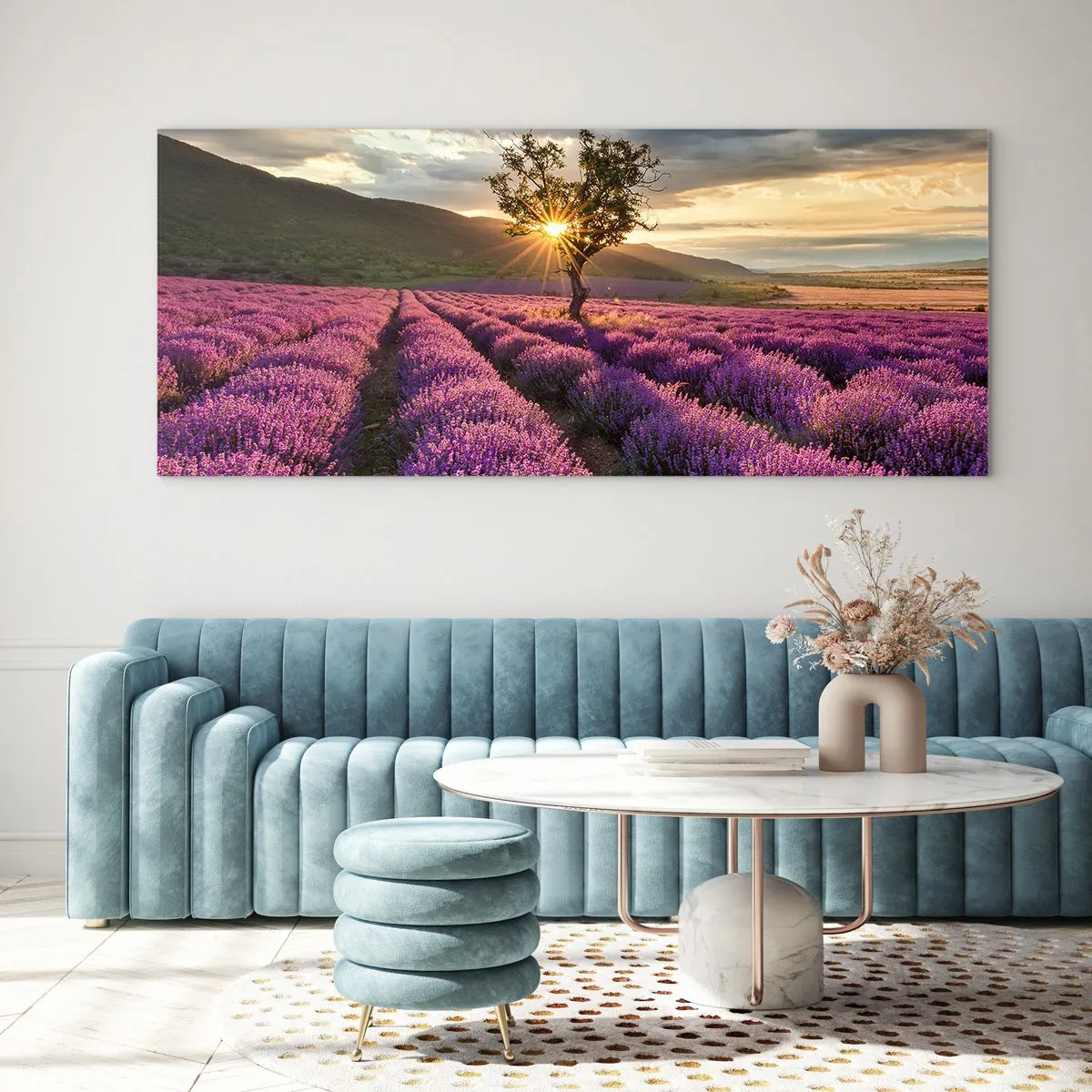 Impression sur verre - Image sur verre - Un champ de lavande avec un arbre solitaire au coucher du soleil - 140x50cm - Arôme de couleur lilas - Décoration murale moderne pour le salon et la chambre ARTTOR