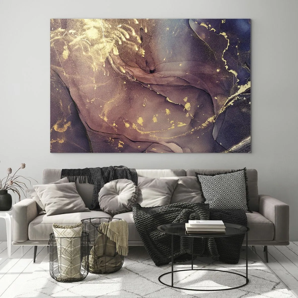 Impression sur verre - Image sur verre - Une composition abstraite avec des taches et une structure violettes et dorées. - 100x70cm - Matière et esprit - Décoration murale moderne pour le salon et la chambre ARTTOR