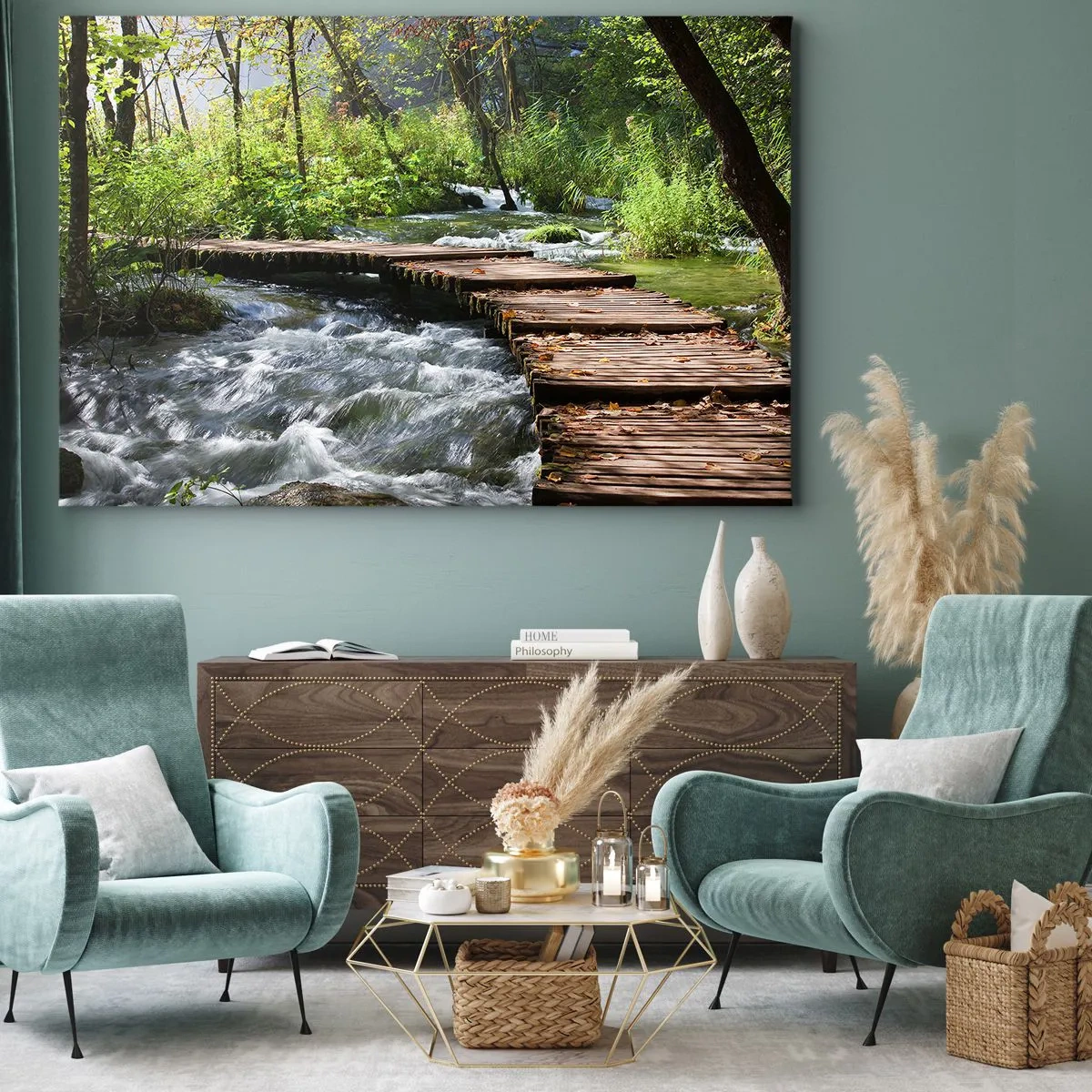 Impression sur toile - Image sur toile - Un pont en bois sur un ruisseau tumultueux entouré par la verdure de la forêt. - 70x50cm - Au-dessus de la cascade mousseuse - Décoration murale moderne pour le salon et la chambre ARTTOR